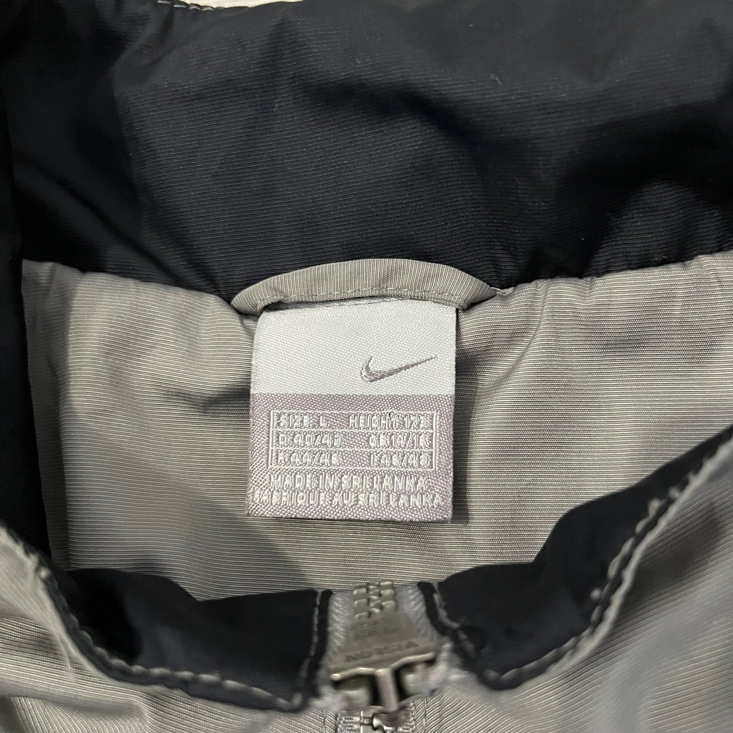 Nike Vintage Windbreaker Track Jacket (M)